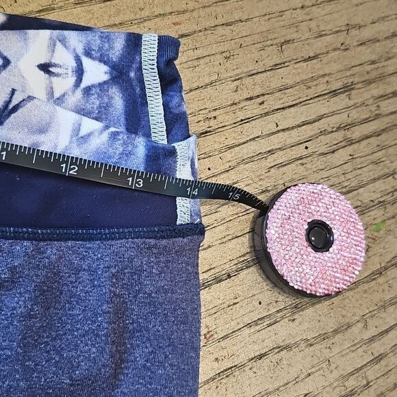 Lululemon crop legging size 6 - Picture 3 of 9